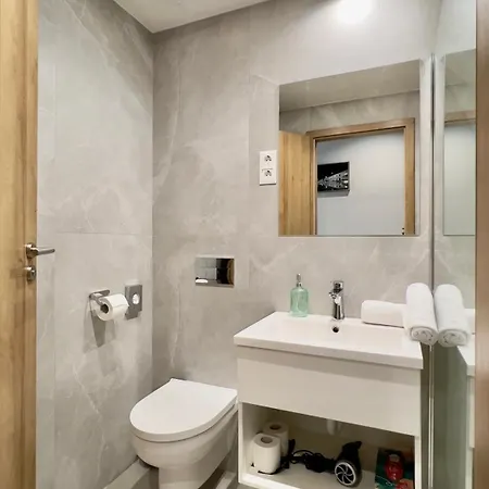 Apartment Apex