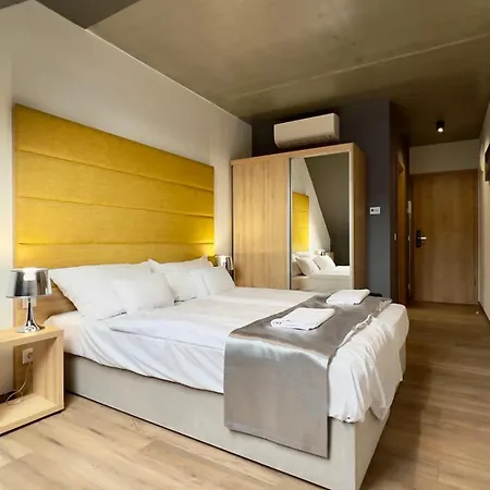 Apartment Apex *